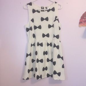 H&M Bow Pattern Dress